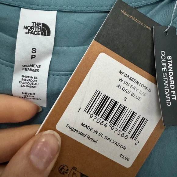 BRAND NEW North Face Blue T Shirt in Small - Picture 3 of 4